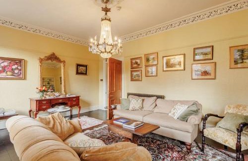 Birnam House | 5 Bed in Dunkeld 90844