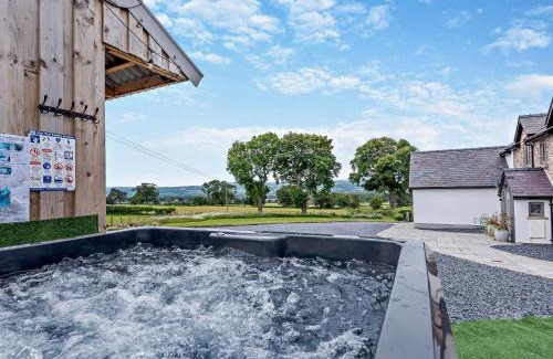 Hendrerwydd House | 5 Bed in Ruthin 86009