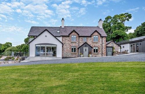 Hendrerwydd House | 5 Bed in Ruthin 86009