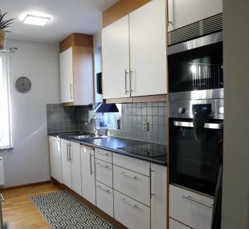 Soder Villa | 5-Bed-Rooms House with Jacuzzi, Free Parking, and 2 Toilets-Bath in Malmö