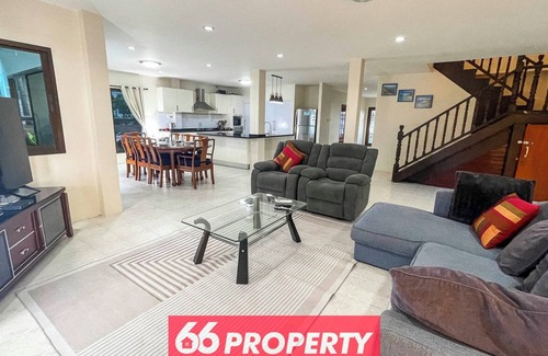 Chang Phueak Villa | 5 Bed Villa w/Pool Old City»7 Min Walk Family Friendly Ping-Pong Table
