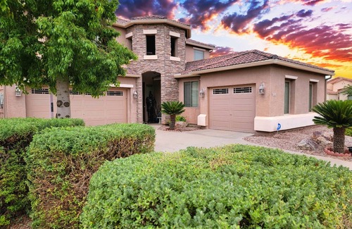Tamaron House | 5 Bedroom 3 Full Bath with Swimming Pool