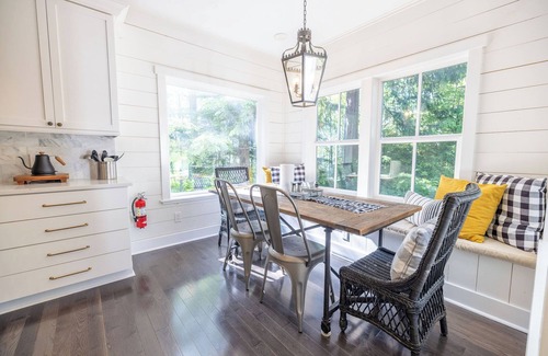 Sitka House | 5 bedroom, 4 bath modern farmhouse, close to downtown