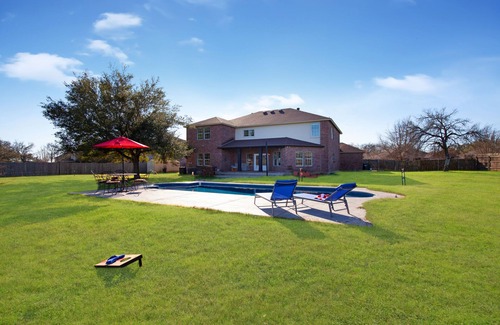 Kyle House | 5 Bedroom, 8 Beds with outdoor Pool