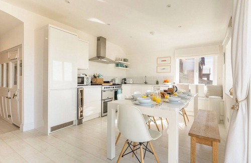 South Hayling Cottage | 5 bedroom accommodation in Hayling Island