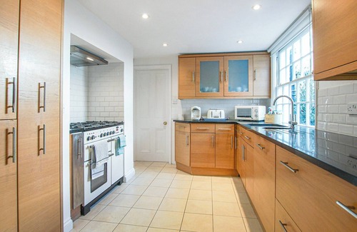 Bognor Regis Cottage | 5 bedroom accommodation in Bognor Regis