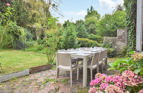 Blangy-Pont-l'Eveque Intercom House | 5 bedroom accommodation in Vieux Bourg