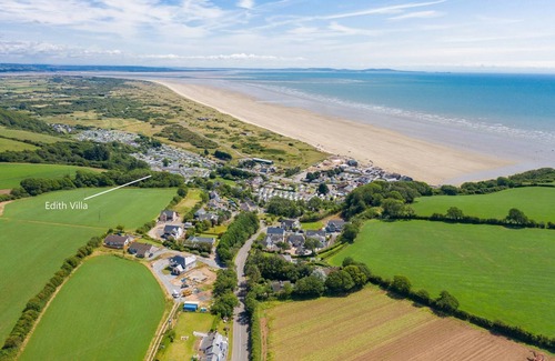 Pendine Cottage | 5 bedroom accommodation in Pendine, near Carmarthen