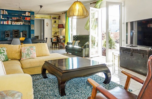 Pierrerue House | 5 bedroom accommodation in Pierrerue