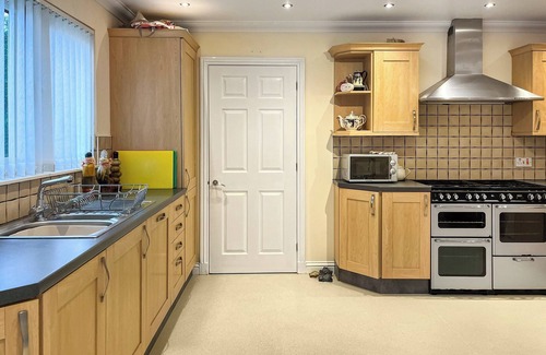 Montrose Cottage | 5 bedroom accommodation in Montrose