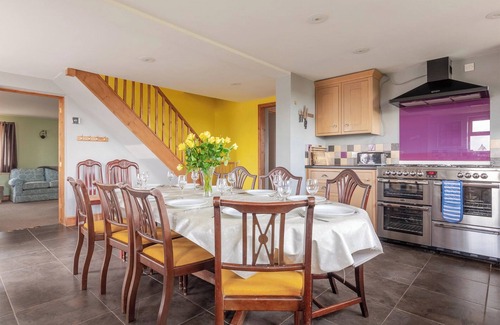 Sea Palling Cottage | 5 bedroom accommodation in Sea Palling, near Happisburgh