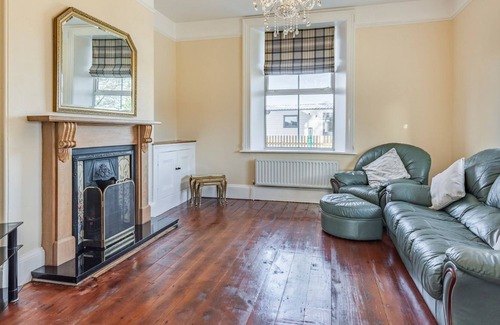 Helsey Cottage | 5 bedroom accommodation in Helsey