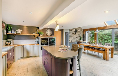 Honley Cottage | 5 bedroom accommodation in Slaithwaite, near Huddersfield