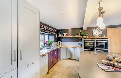 Honley Cottage | 5 bedroom accommodation in Slaithwaite, near Huddersfield