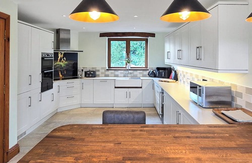 Kendal Cottage | 5 bedroom accommodation in Halfpenny, near Kendal