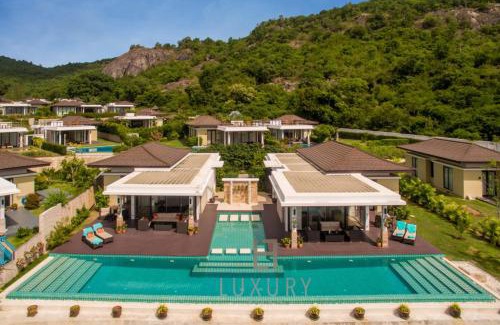Khao Tao Villa | 5 Bedroom Amazing Pool Villa In Resort TS1