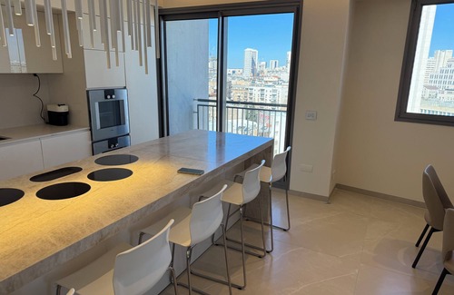 Mamilla Apartment | 5 -bedroom apart in Jerusalem with Magnificent views, Shabbat elevators, fitness