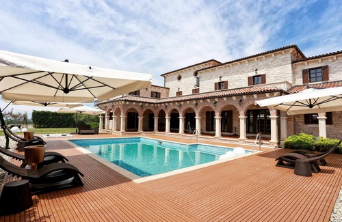 Strpacici House | 5 bedroom awesome home in Barat