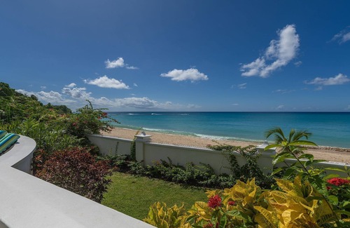 Reeds Bay House | 5 Bedroom Beachfront Villa Offering Stunning Sea Views And A Private Pool