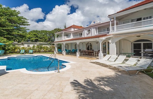 Reeds Bay House | 5 Bedroom Beachfront Villa Offering Stunning Sea Views And A Private Pool