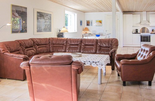Hasle House | 5 bedroom cozy home in Hasle