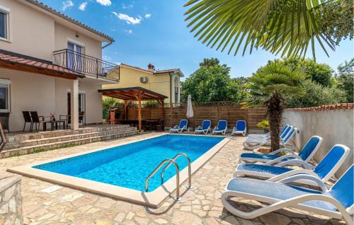 Vinez House | 5 Bedroom Cozy Home In Labin