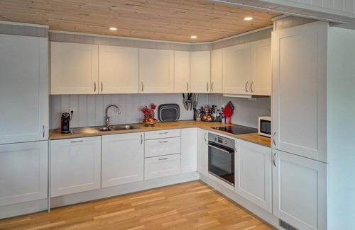 Sveio House | 5 bedroom cozy home in Valevåg