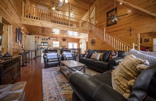 Broken Bow Cabin | 5 Bedroom Family Cabin-Central location, HotTub, PoolTable, Firepit & Playground