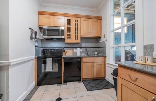 Lower Haight House | 5 Bedroom Golden Gate Park beauty. Minutes away from the Park and much more