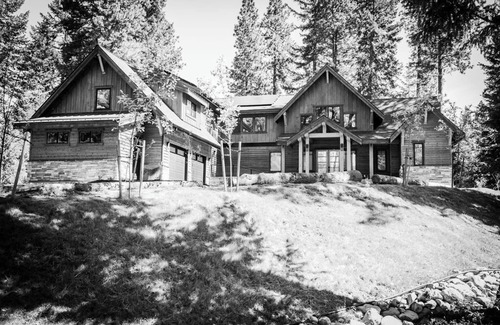 Cle Elum House | 5-bedroom golf-course retreat with theater, outdoor living, hot tub, and more!