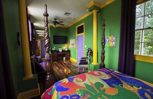 Faubourg Marigny Bed & Breakfast | 5-bedroom historic bed & breakfast in exciting New Orleans with lovely courtyard