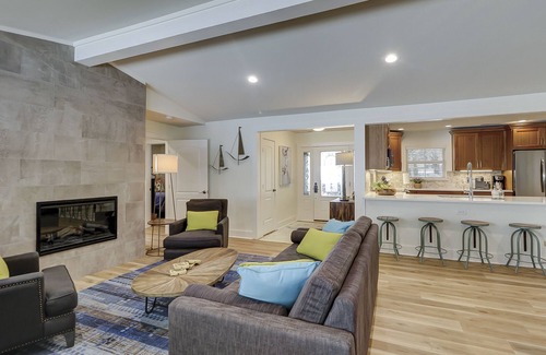 Folly Field House | 5 Bedroom home with Large Pool in Folly Field. 5 minute walk from Ocean