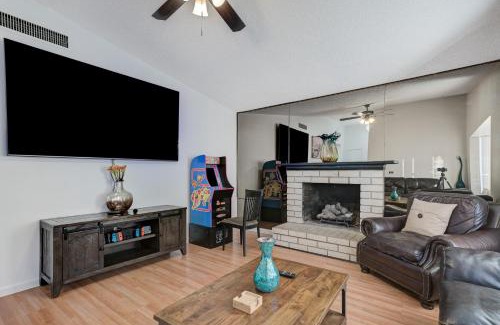 Chinatown House | 5 bedroom home by strip, pool, mini golf, karaoke