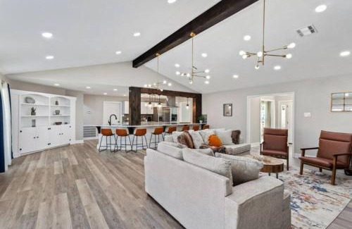 Lake Charles House | 5 Bedroom Home In Lake Charles