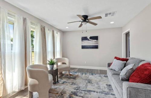 Lake Charles House | 5 Bedroom Home In Lake Charles