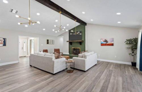 Lake Charles House | 5 Bedroom Home In Lake Charles