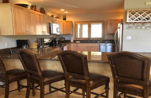 McHenry House | 5 Bedroom Home, located on private cove, close proximity to ski resort and parks