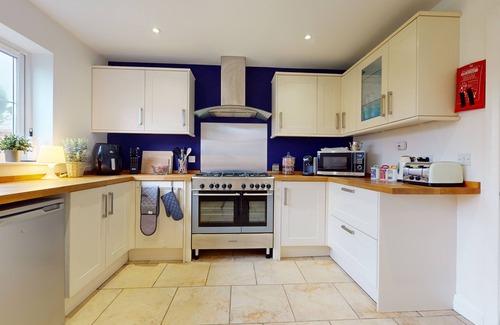 Epworth House | 5-Bedroom Home - Sleeps 16 - Ideal for Groups