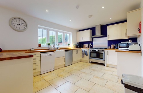 Epworth House | 5-Bedroom Home - Sleeps 16 - Ideal for Groups