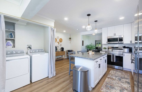 Port Clinton House | 5 Bedroom Home Walking Distance to Beach