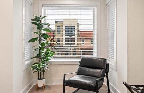 Columbia Heights House | 5-Bedroom Home with 2 Kitchens & Outdoor Space, Columbia Heights