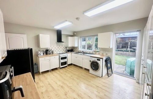 Colyers House | 5 Bedroom house in DA7