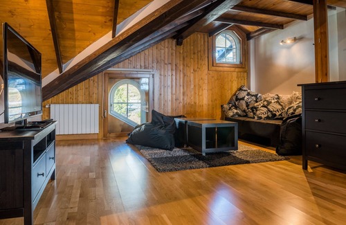 Pradollano House | 5 bedroom house in the ski resort of Sierra Nevada EDIFICIO VELETA