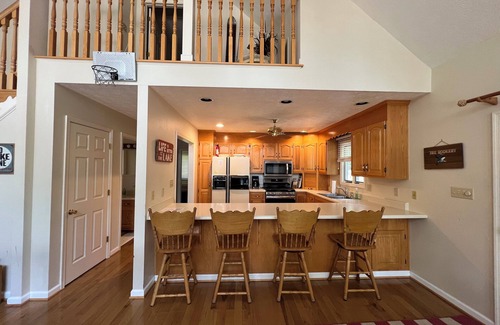 Henrico House | 5 Bedroom Lakefront Home on Desirable Pea Hill Creek. Kayaks, Canoe, Ping Pong.