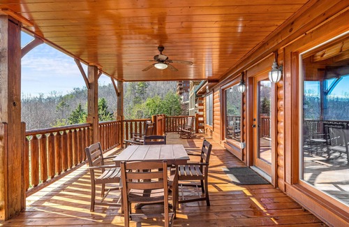 Gatlinburg - Pigeon Forge Cabin | 5-Bedroom Mountain Lodge with Views and Games