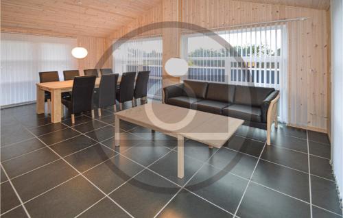 Grønhøj House | 5 Bedroom Pet Friendly Home In Løkken