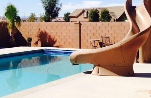Hurricane House | 5 Bedroom plus kids dorm, 3 Bath House With Private Pool and Hot Tub