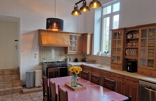 Langoelan House | 5 bedroom School House with games room & Garden