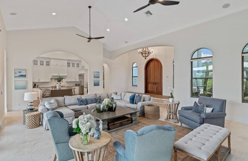 Wellington Apartment | 5 Bedroom Single family (435166) by Houzlet