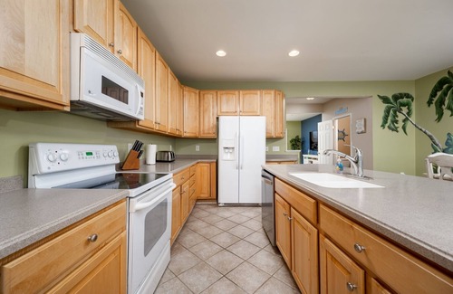 Sunset Island House | 5 bedroom Sunset Island Townhouse updated w/new flooring *FREE Linens & Towels